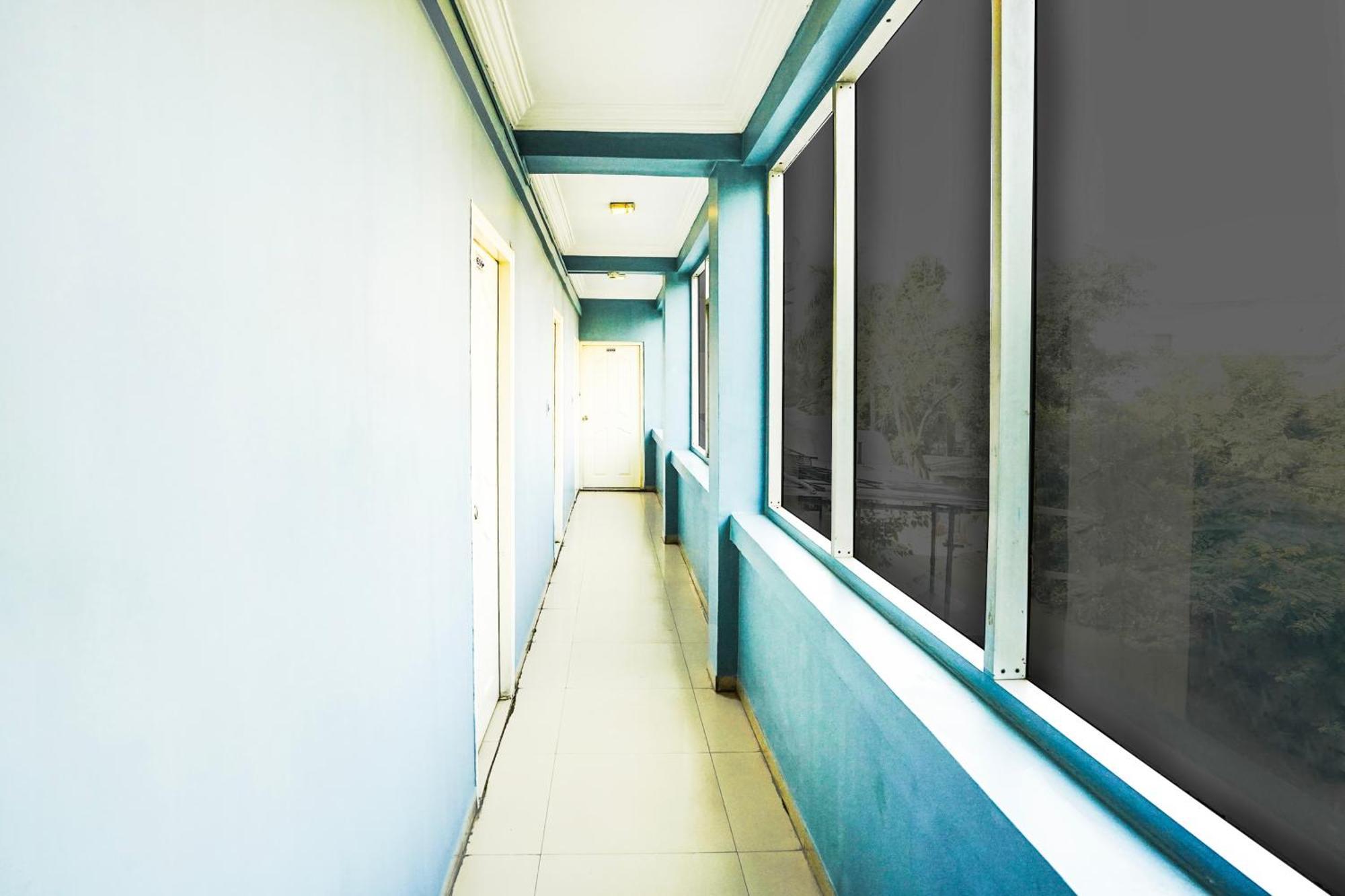 Hotel O Vibrant Residency Ahmedabad Exterior foto