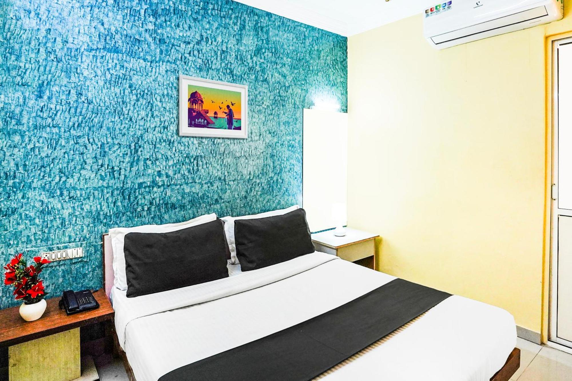 Hotel O Vibrant Residency Ahmedabad Exterior foto