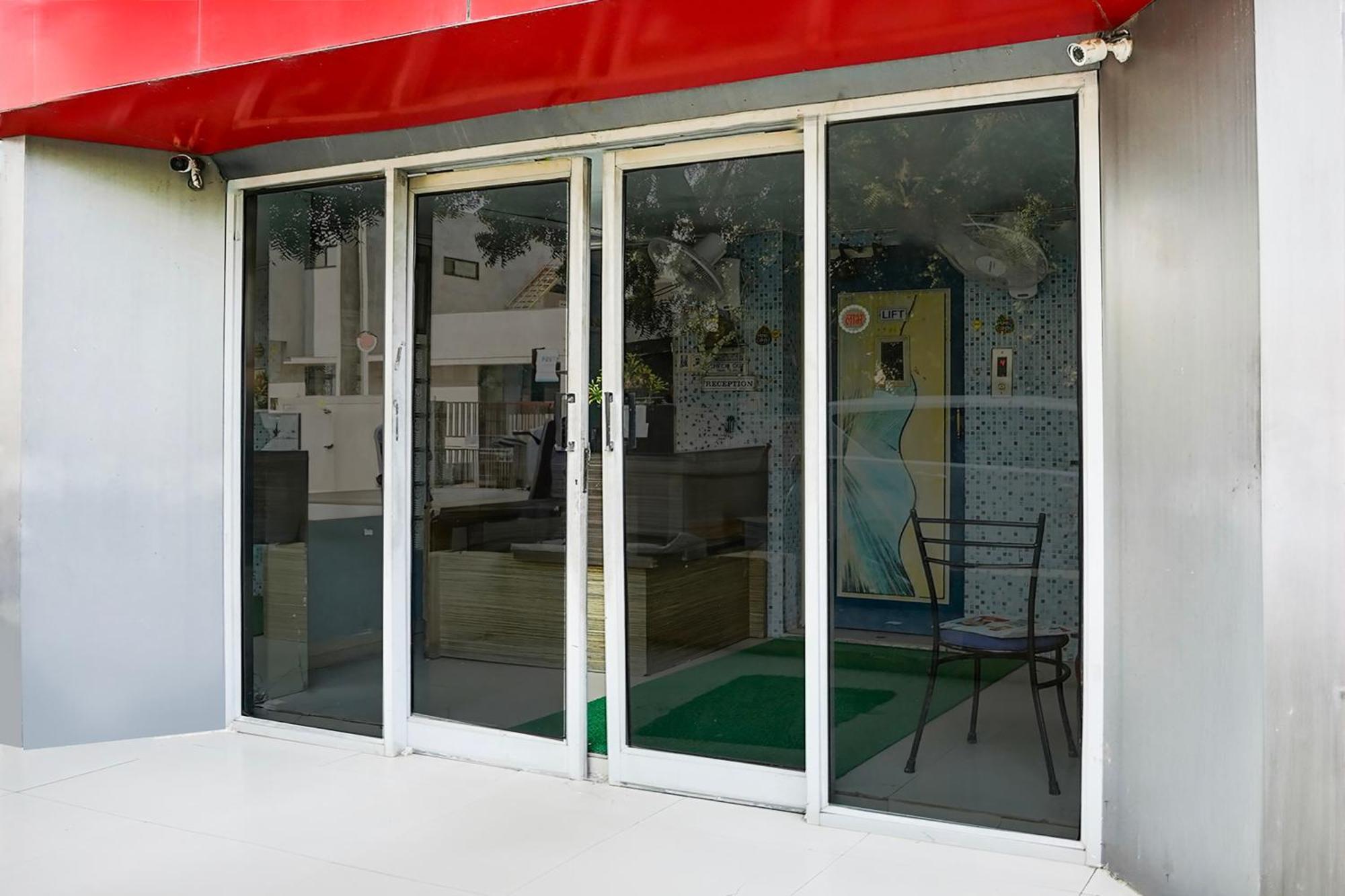 Hotel O Vibrant Residency Ahmedabad Exterior foto