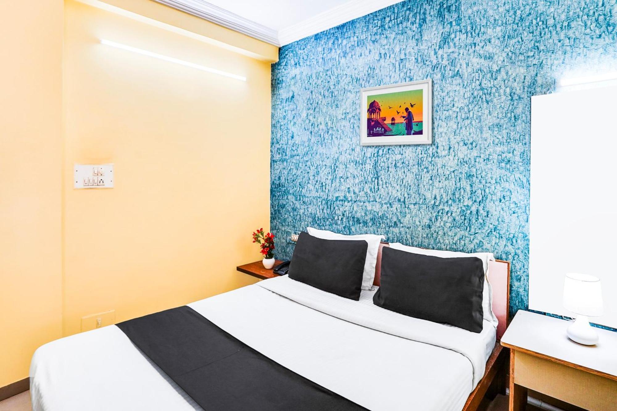 Hotel O Vibrant Residency Ahmedabad Exterior foto