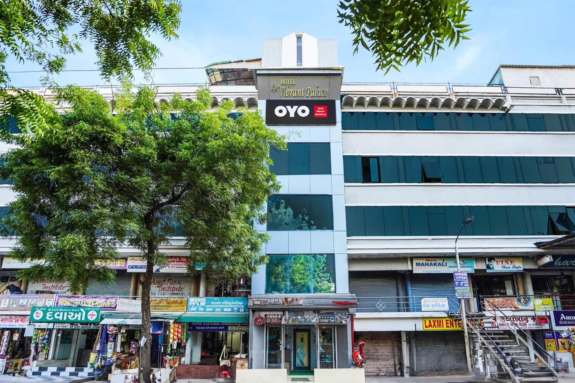 Hotel O Vibrant Residency Ahmedabad Exterior foto