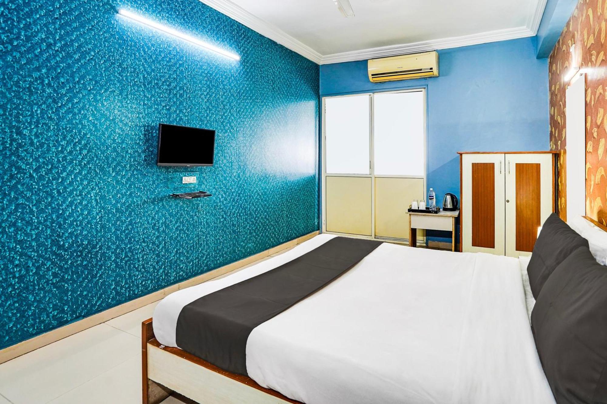 Hotel O Vibrant Residency Ahmedabad Exterior foto