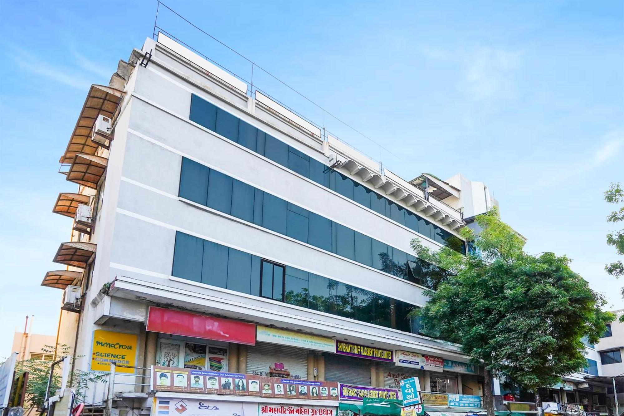 Hotel O Vibrant Residency Ahmedabad Exterior foto